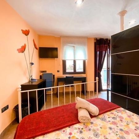 Apartamentos Turisticos Graus Bagian luar foto