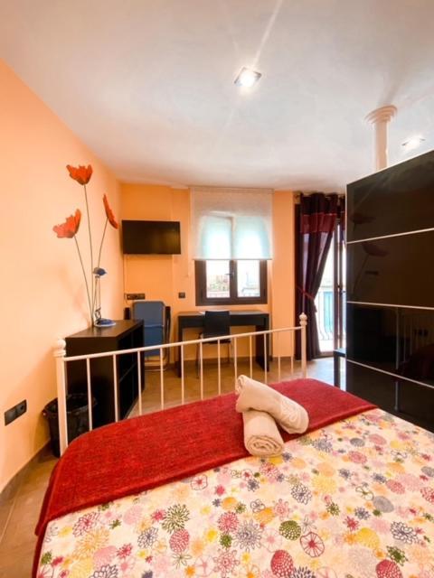 Apartamentos Turisticos Graus Bagian luar foto