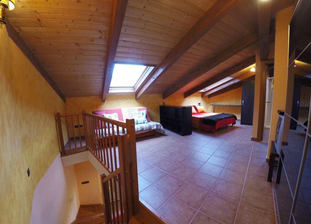 Apartamentos Turisticos Graus Bagian luar foto